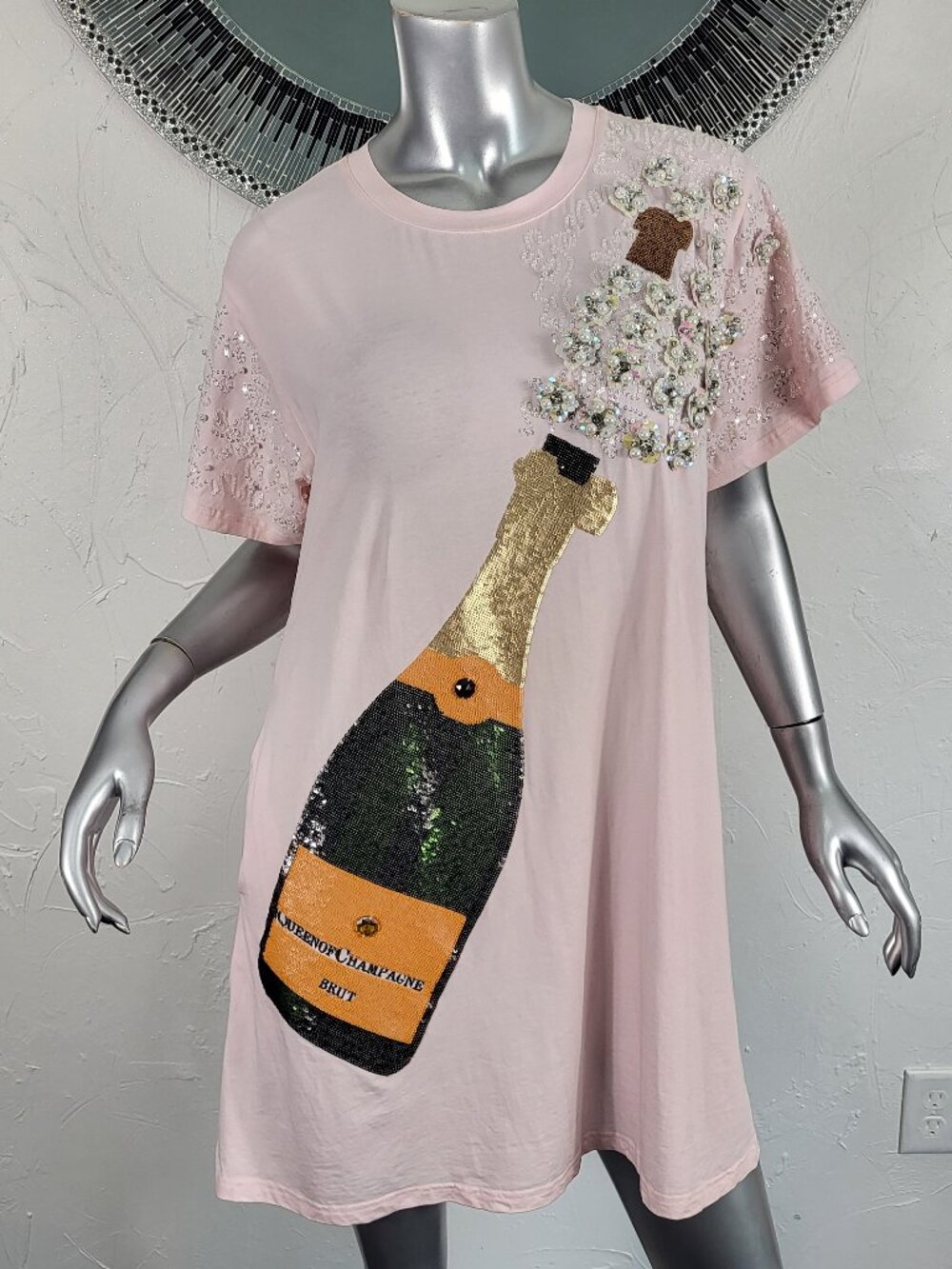 $298~QUEEN OF SPARKLES~L~PINK EMBELLISHED SEQUIN CHAMPAGNE BOTTLE DRESS T-SHIRT